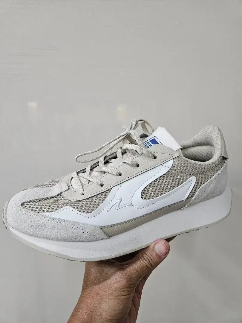 Sepatu SPECS lifestyle 105 size 41