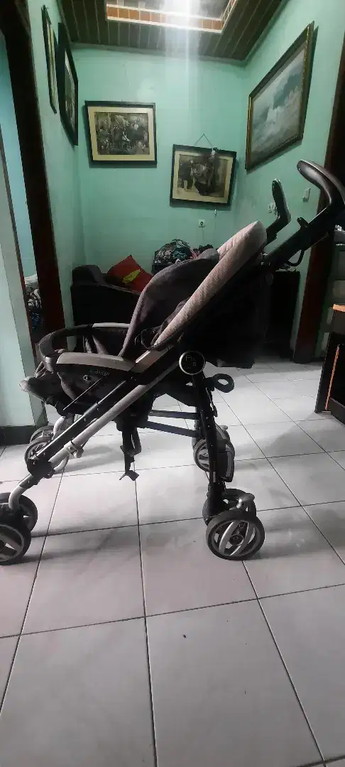 Dijual stroler bekas pemakaian saja..