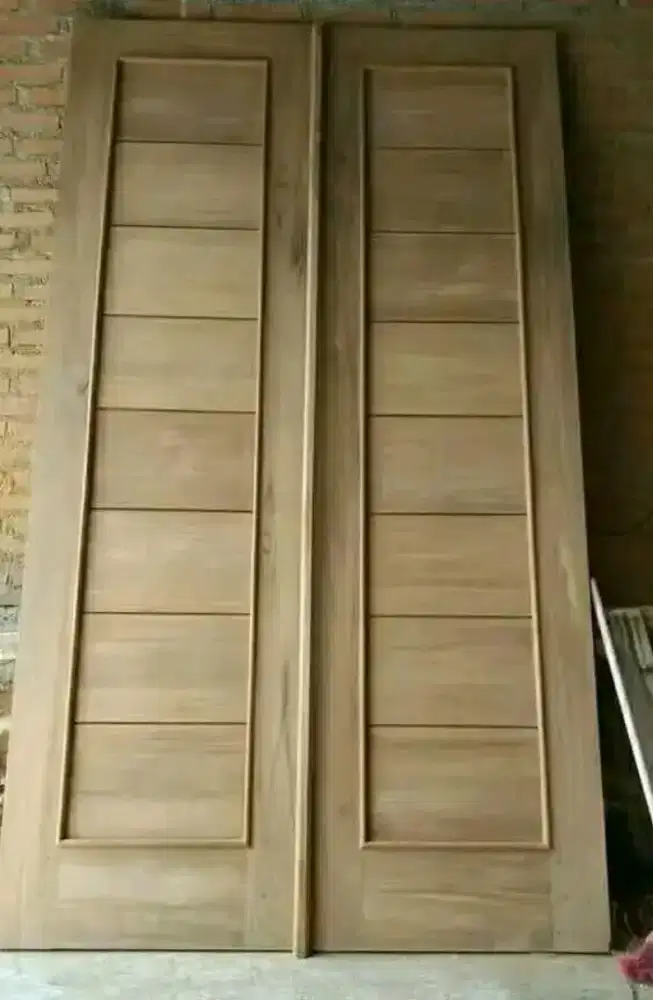 Pintu jati minimlais