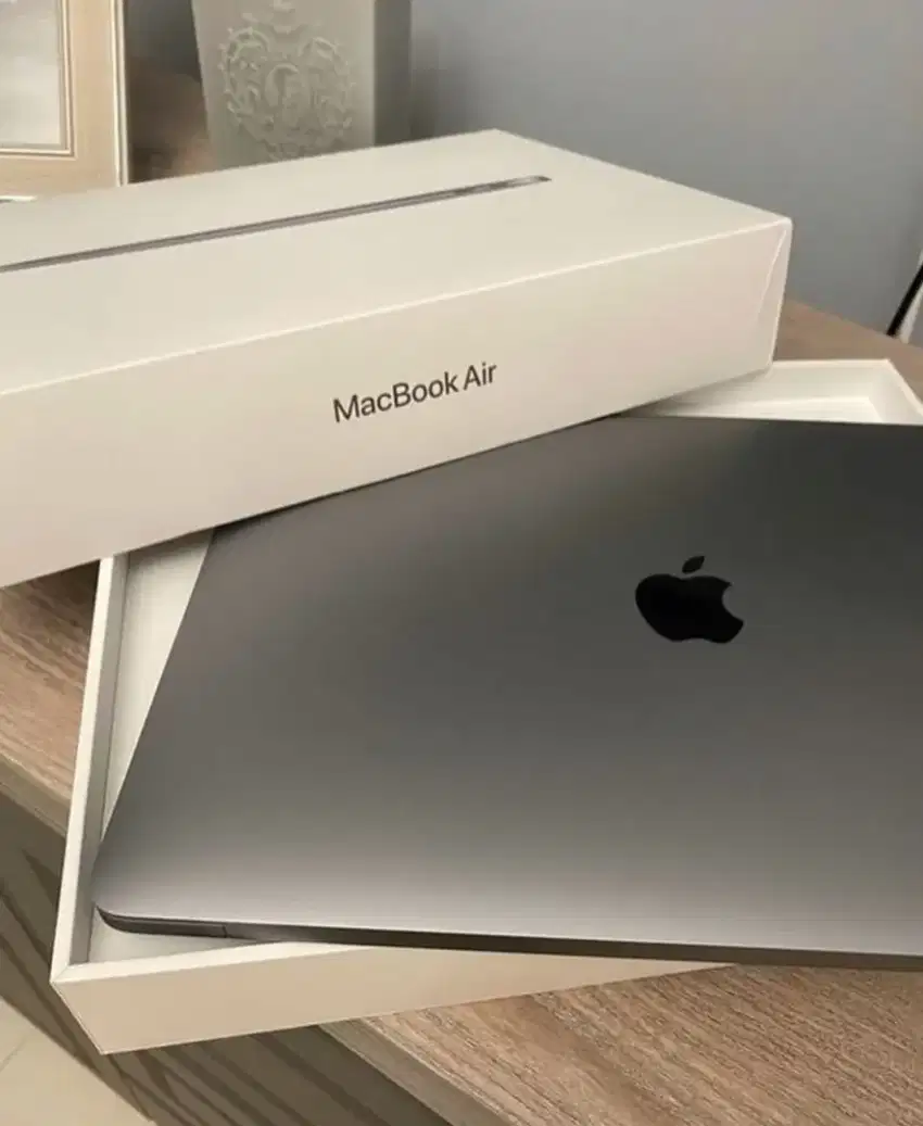 Promo Cicilan MacBook Air (13 inci, M1 2020) 8GB RAM, 256GB SSD