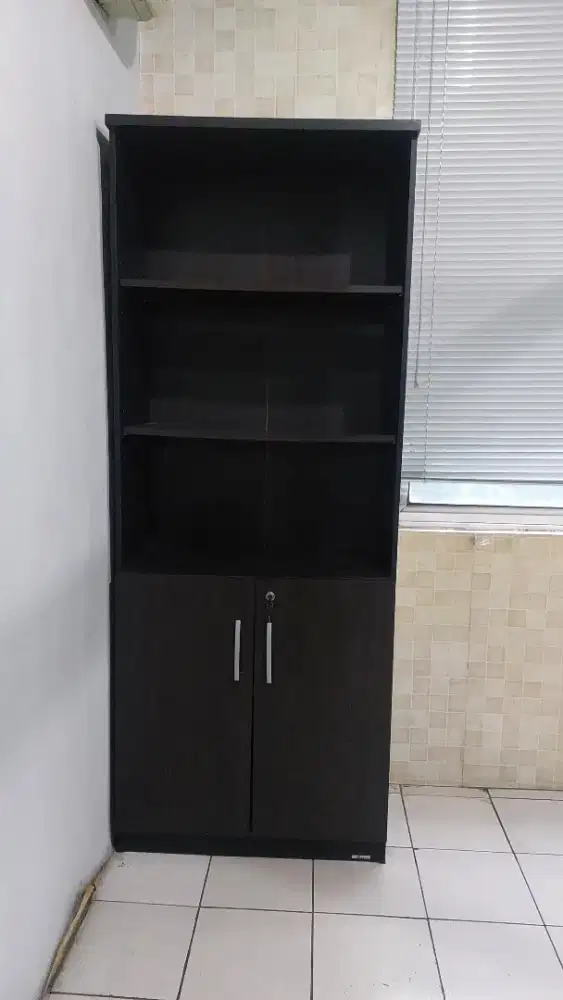 Rak Buku 2P lemari hias pajangan