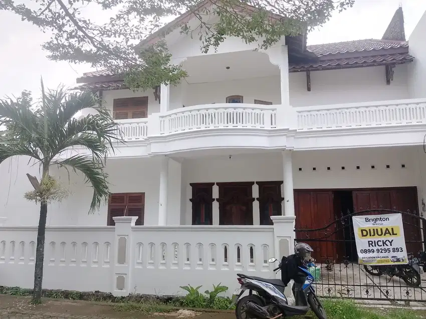 JUAL RUMAH 2 LANTAI SENDANGMULYO BAGUS SIAP HUNI MURAH DESAIN CLASSIC