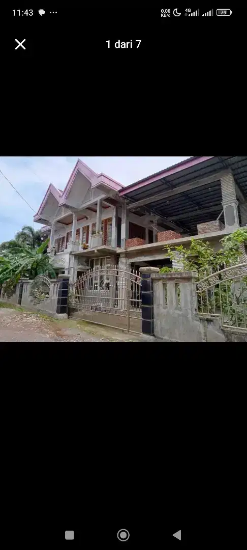 rumah 2 lantai,halaman luas