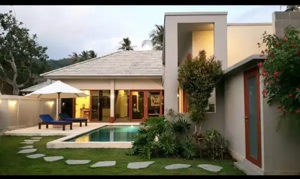 Villa baru dan modern lokasi hanya 100 meter dari pantai Stangi