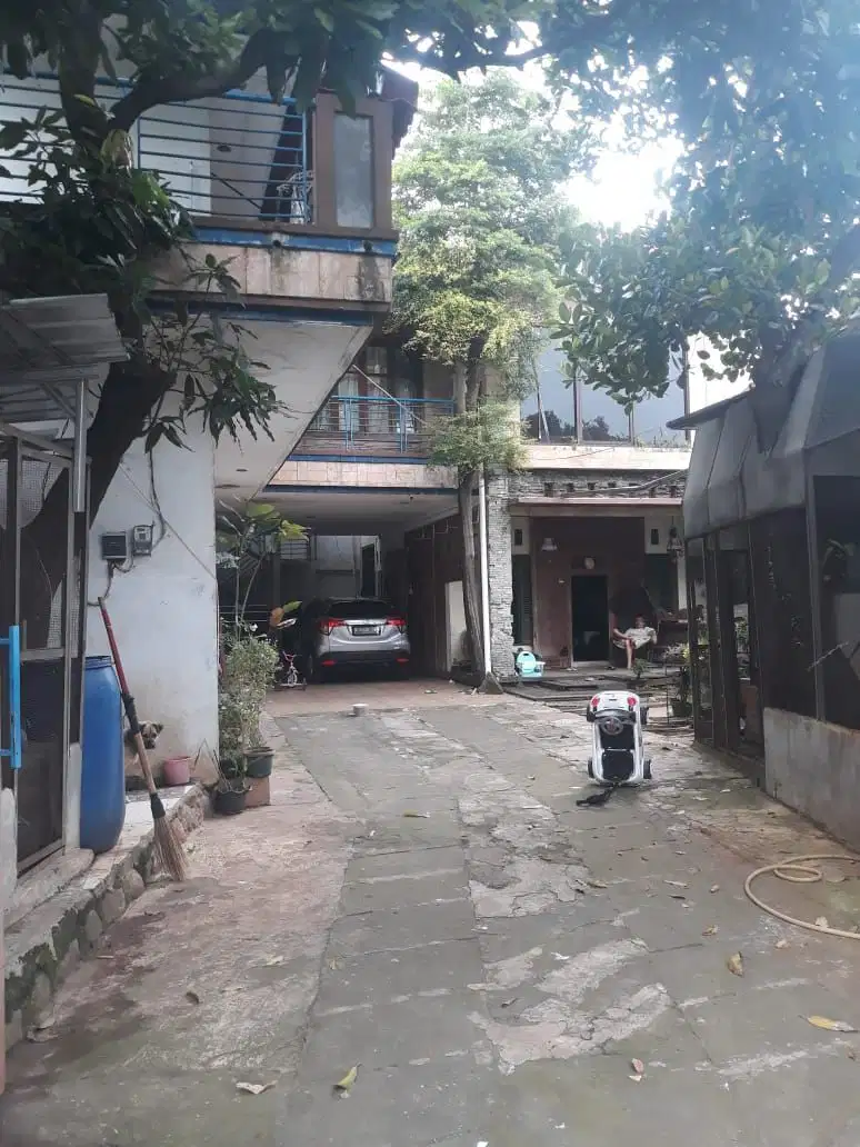 DIJUAL RUMAH KOST JALAN YAYASAN CIJANTUNG PASAR REBO JAKARTA TIMUR