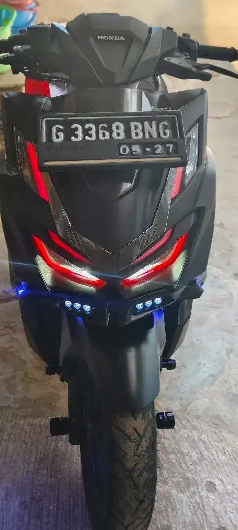 Vario 160 warna hitam