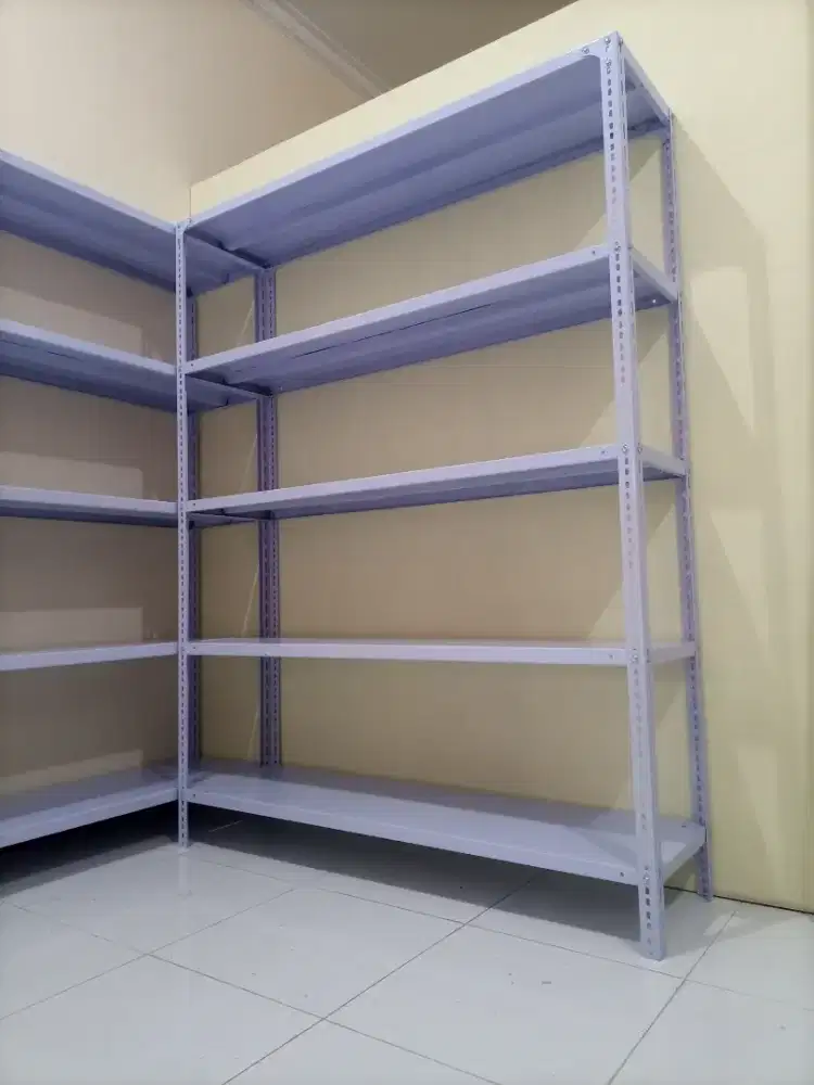 Rak besi siku lobang