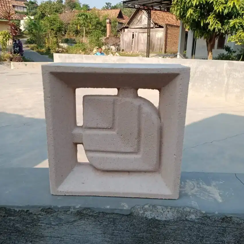 Loster beton minimalis