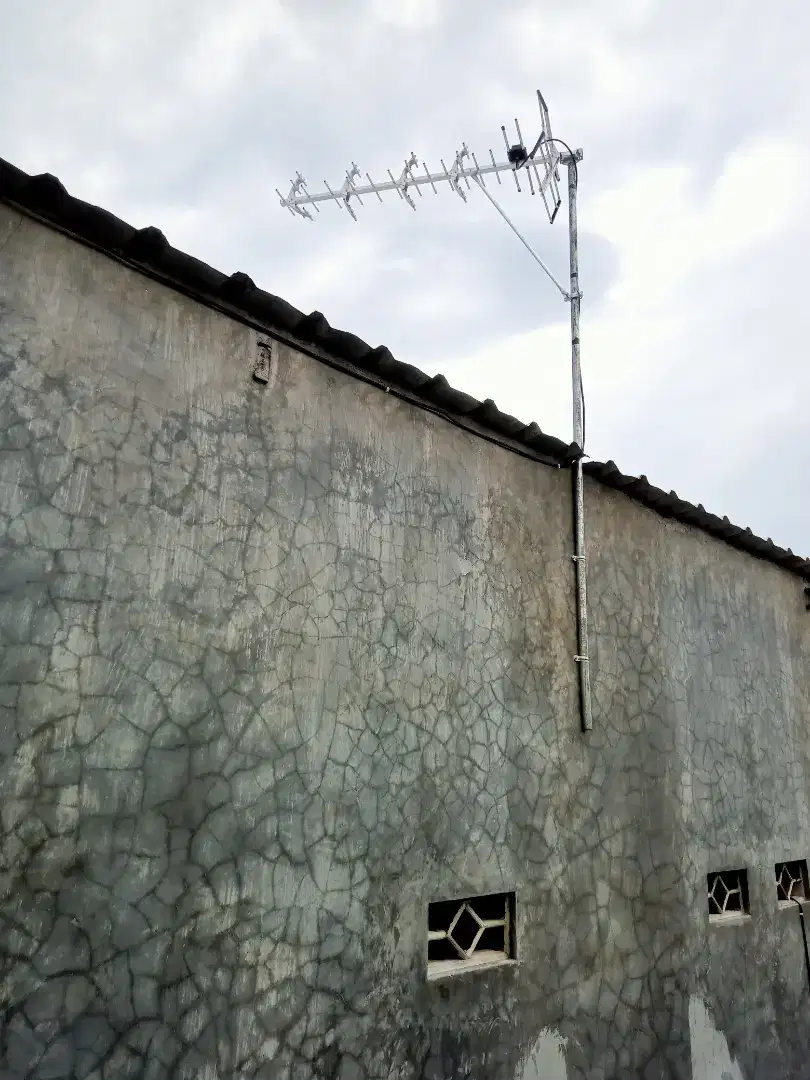 Antena Digital HD Tahan Cuaca Bergaransi Area Karanganyar