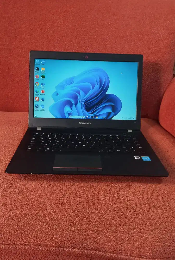 Laptop 13 inchi tipis SSD 500GB RAM 8GB NO LEMOT