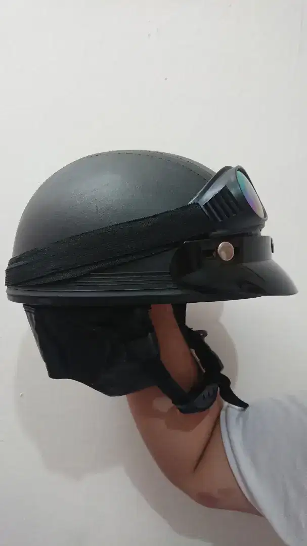 Helm Retro Klasik