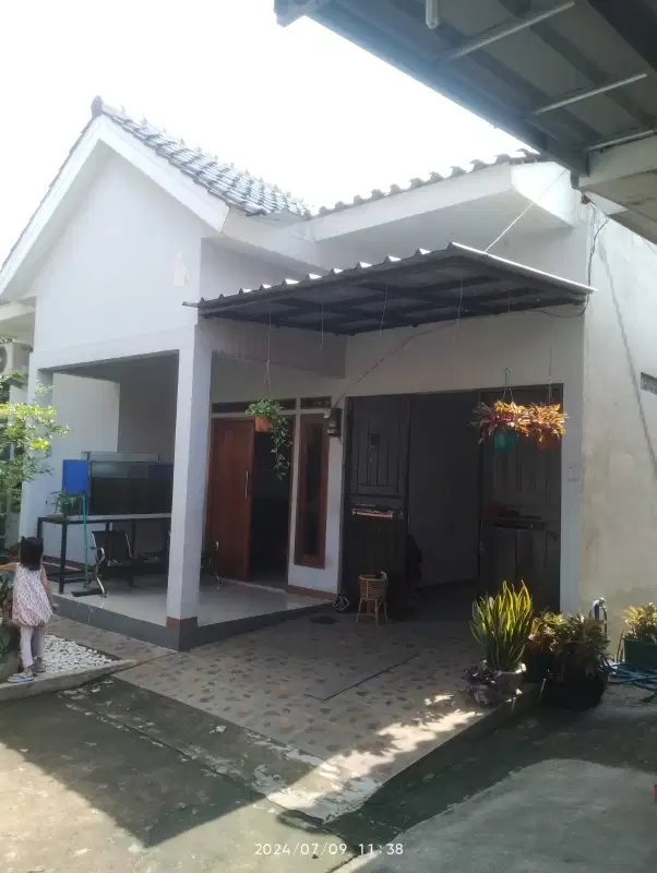 Dijual cepat rumah plus kontrakan