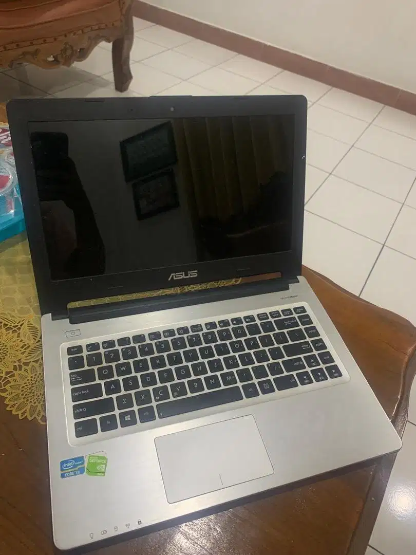 Laptop bekas Asus