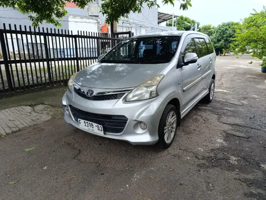 Toyota avanza Veloz matic TOP