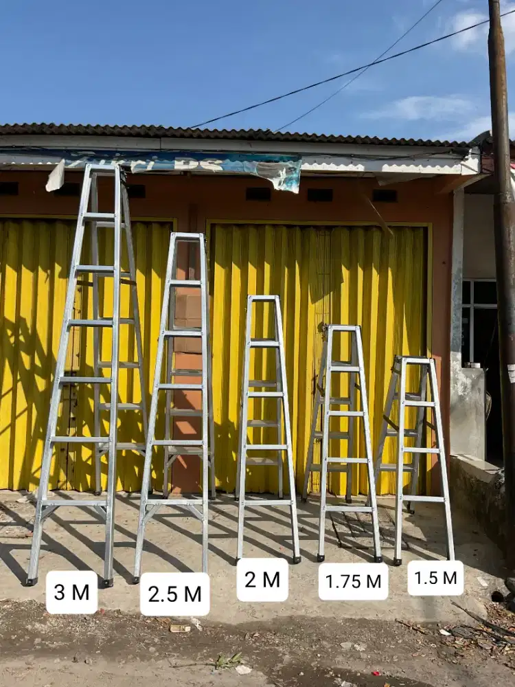 Tangga lipat bahan baja ringan