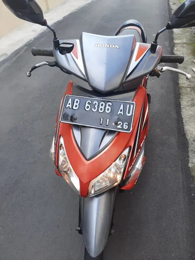 VARIO KARBU 2011 PJK BARU SLEMAN MERAH SILVER TERAWAT & TINGGAL PAKAI