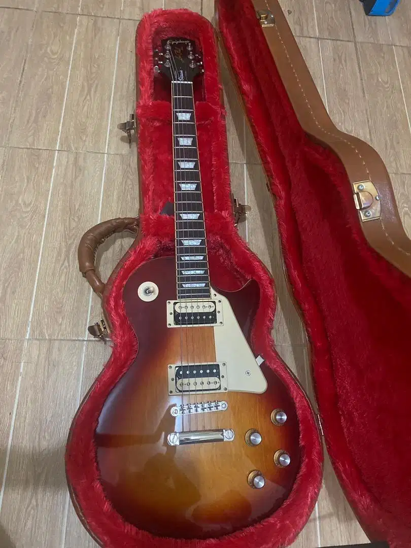 Gitar Epiphone Les Paul Classic Plus Hardcase