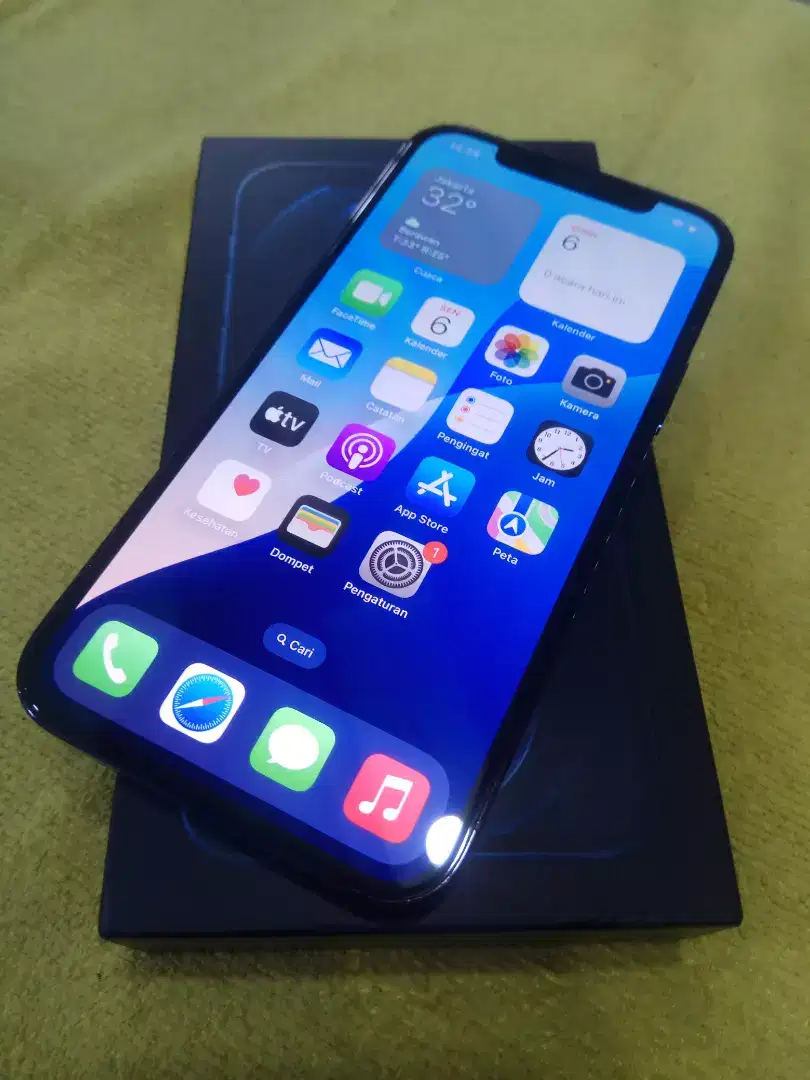 iPhone 12 Pro Blue 512GB Box