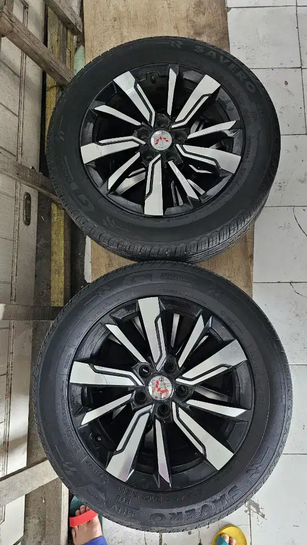 Velg dan Ban Wuling Almaz