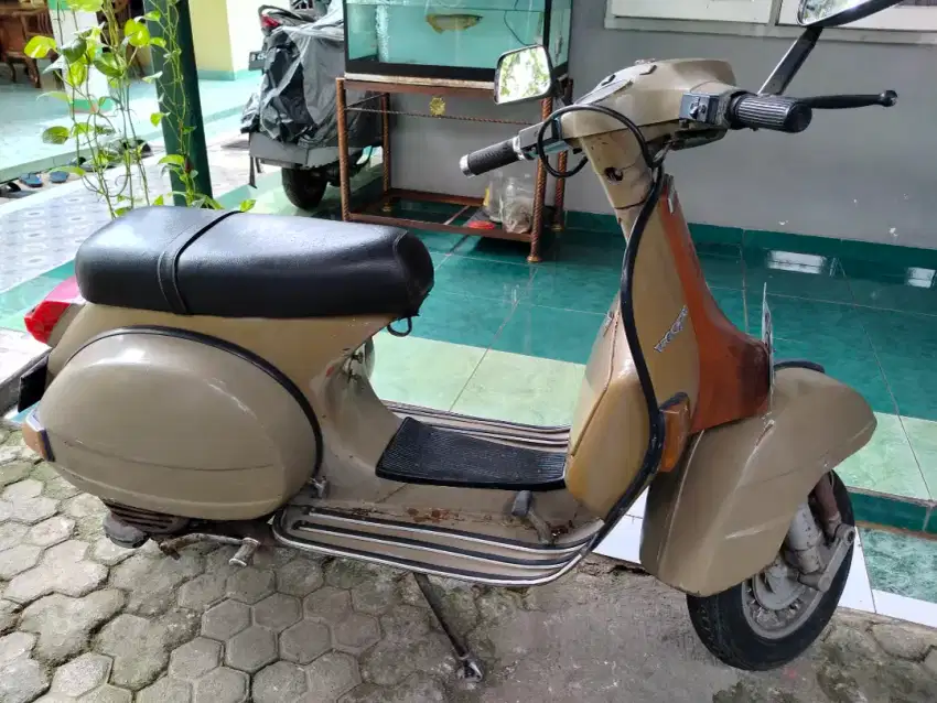 Vespa PX 150 Tahun 1982