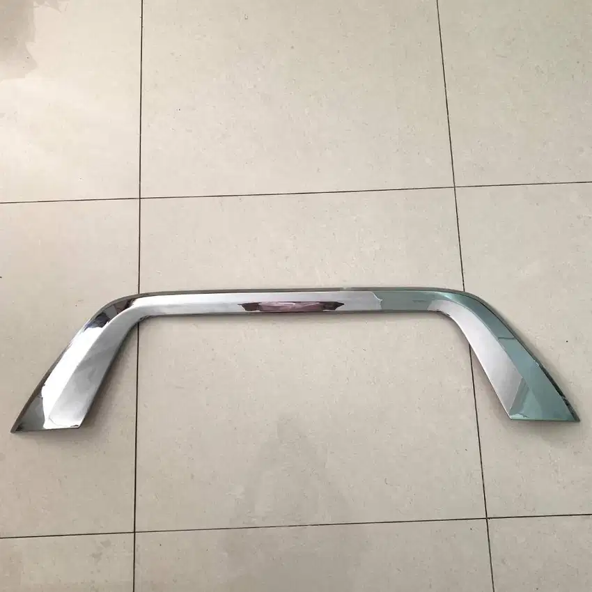 Garnish List Ornament Chrome All New Fortuner List Pintu Belakang