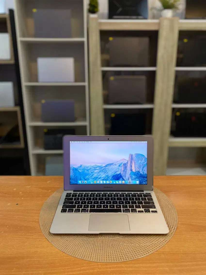 MACBOOK AIR 2015/CORE I5/RAM 4GB/SSD 256GB/MAC OS HIGH SIERRA