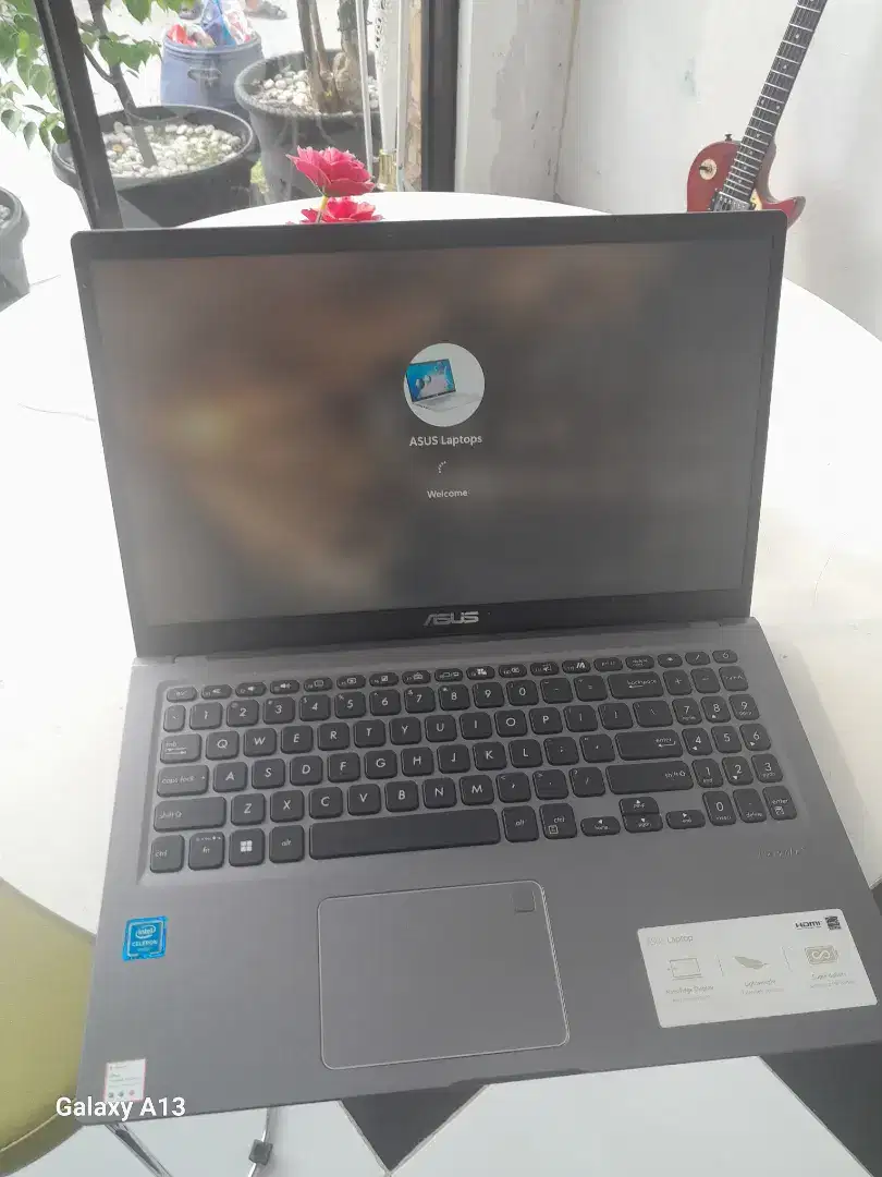 Laptop asus vivobook layar 15,6 inch