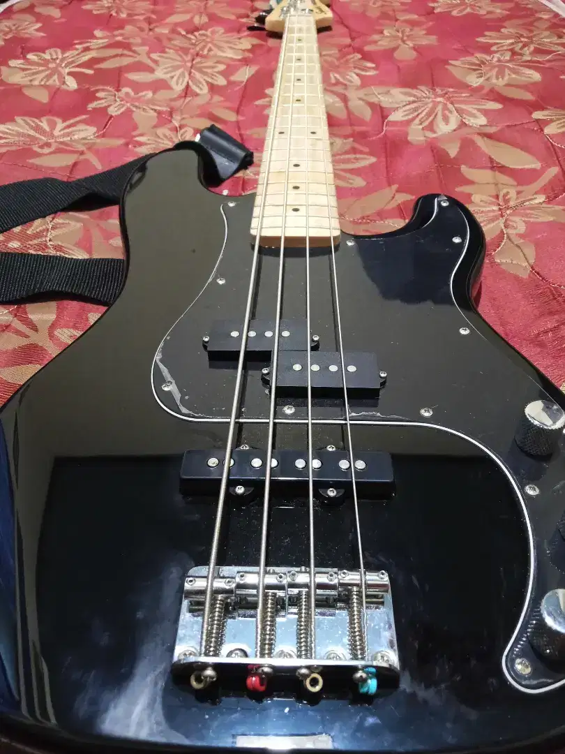 Bass squier affinity (pressicion)