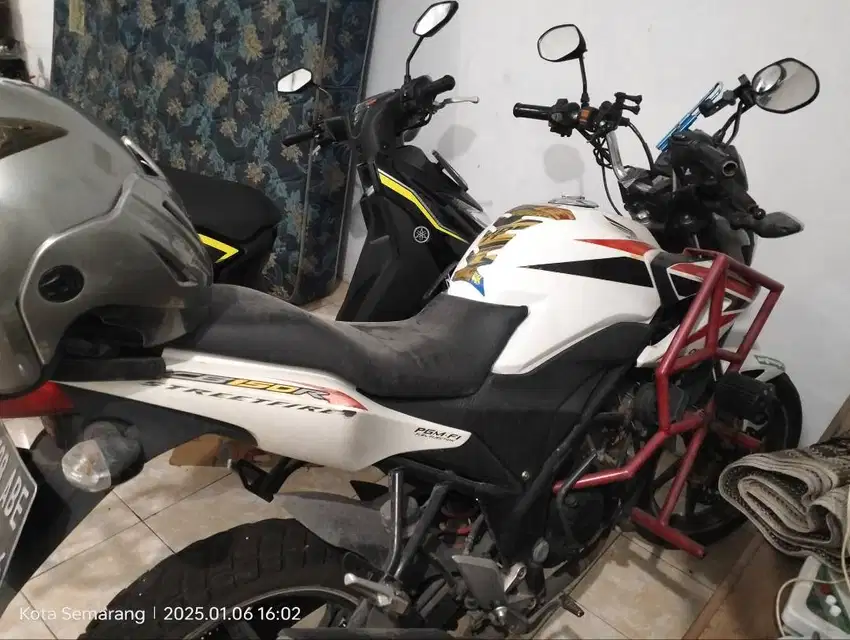 Honda old cb150r 2014