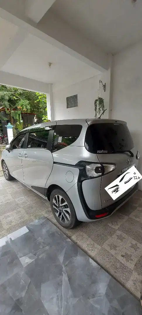 Toyota Sienta V 2017 MT