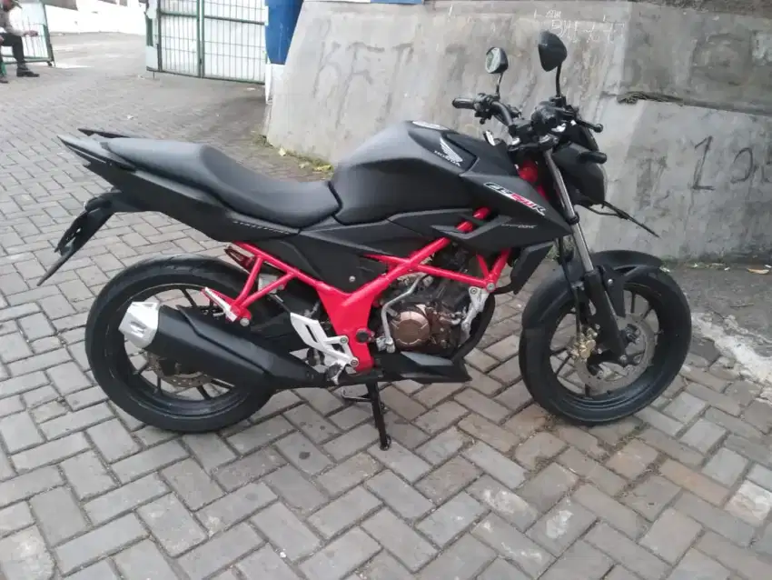 HONDA CB 150R HITAM TH 2017 PLAT PANJANG