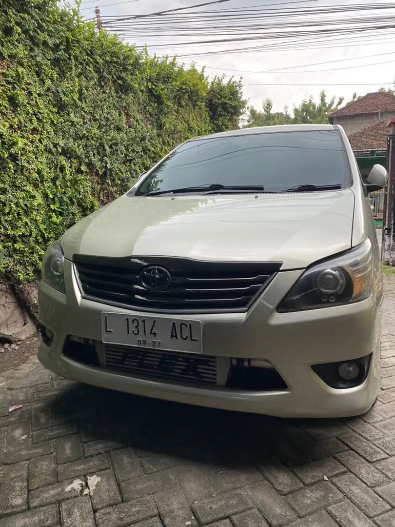 Toyota Kijang Innova 2012 Diesel