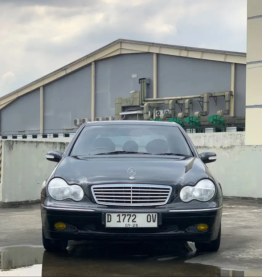 Mercedes Benz C240 AT W203 Hitam 2003 Sunroof Mercy Sport Elegance