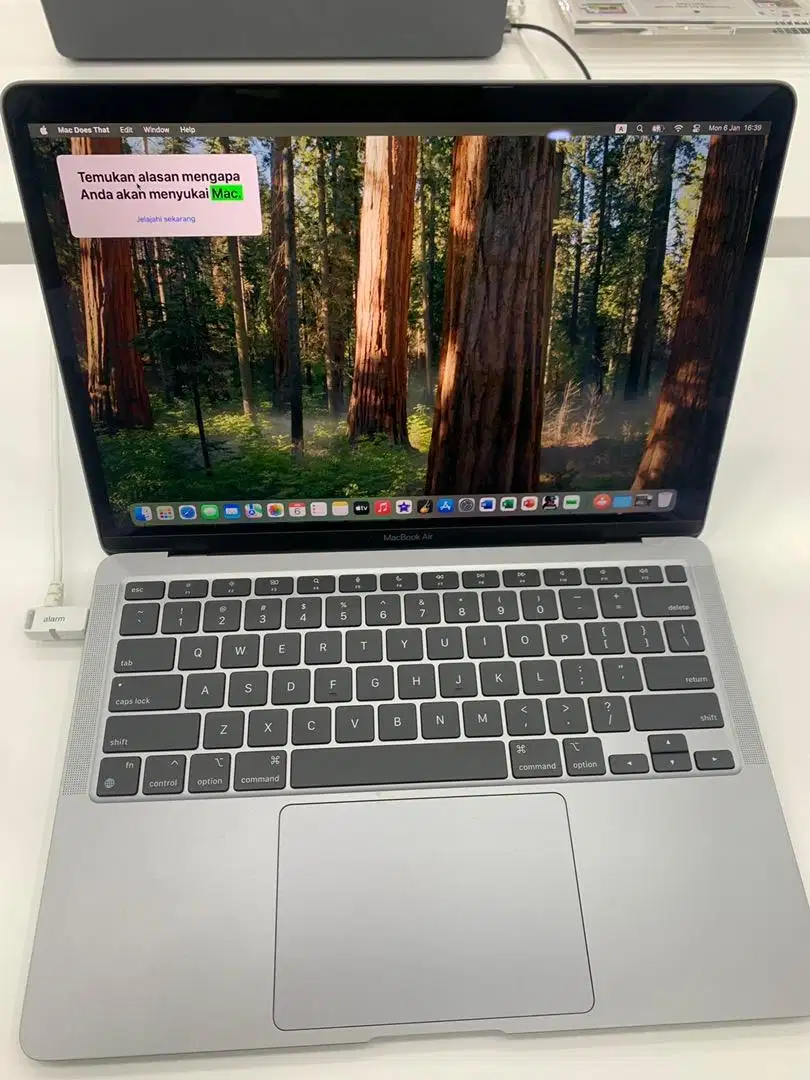 MACBOOK AIR M1 8/256 13” New garansi ibox Bisa cicil 0% tanpa DP