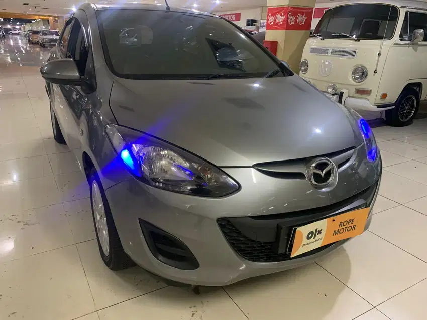 Mazda 2..1.5 V A/T Th.2014 Silver