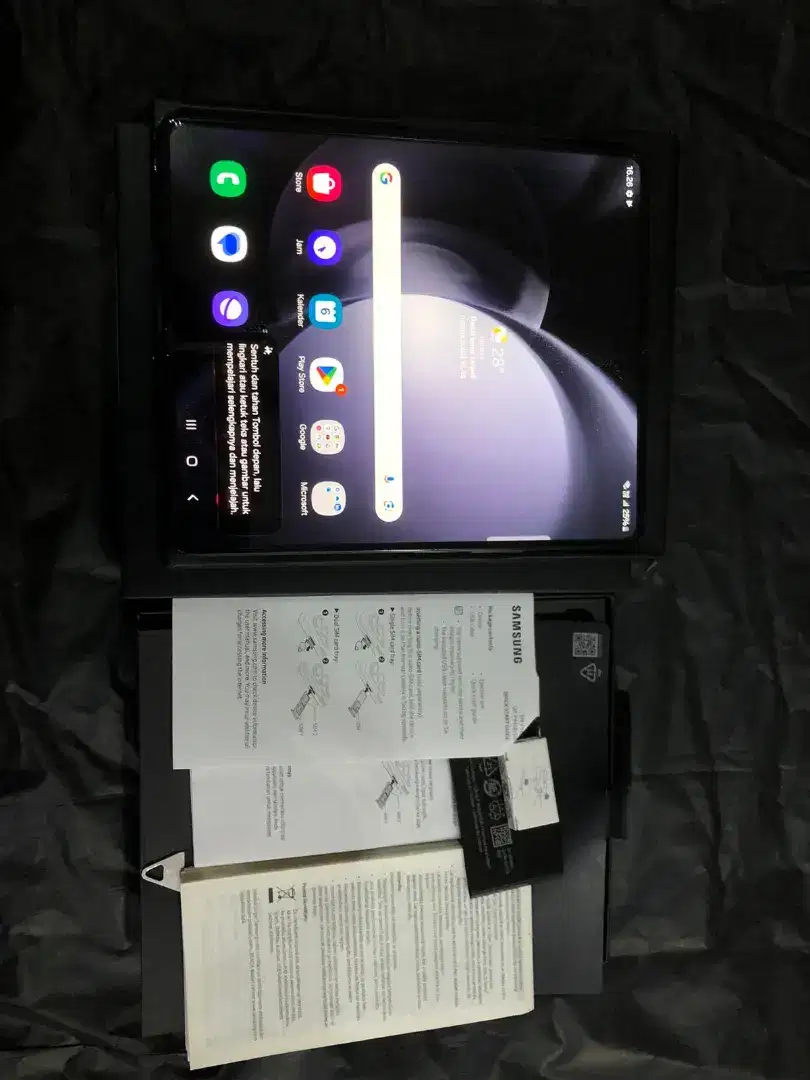 SAMSUNG Z FOLD 5 12/256GB MASIH GARANSI SAMSUNG KOMPLIT MULUS NO MINUS