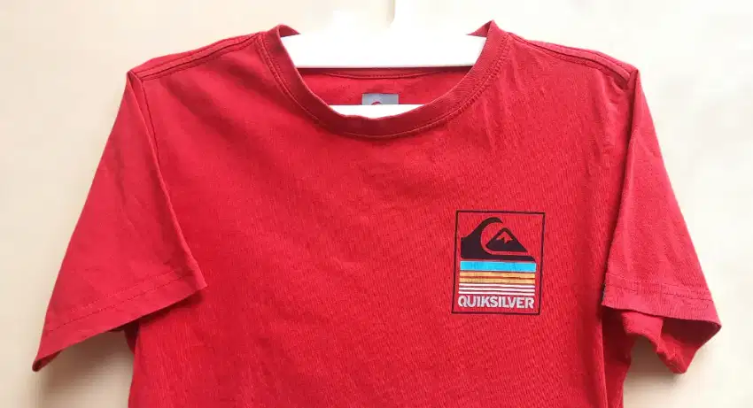 QUIKSILVER T-Shirt Size 4

100% original