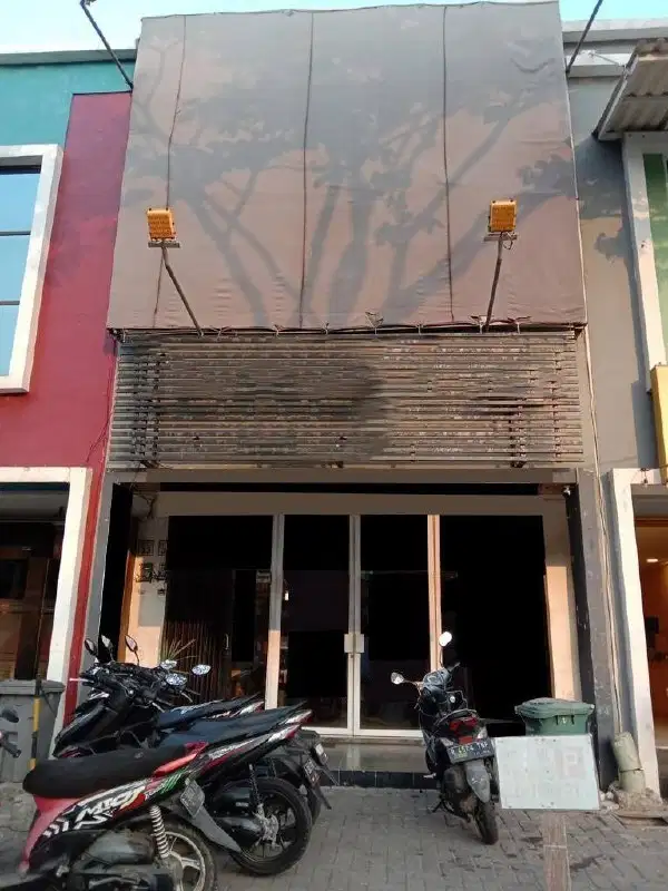 Jual & Sewa Ruko 2 Lantai di Jalan Utama Perum Metland Menteng Cakung