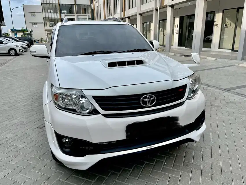 Toyota fortuner G 2.5 diesel VNT TRD 2014 AT super white