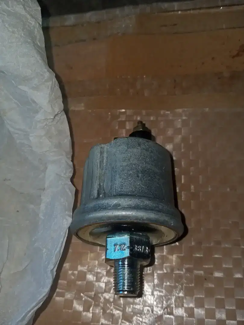 Sensor/Sender/O/.Press ( GEAR BOX )