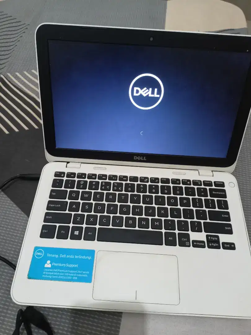 DELL INSPIRON 3180 RAM 4GB SUDAH SSD 240GB RADEON R5