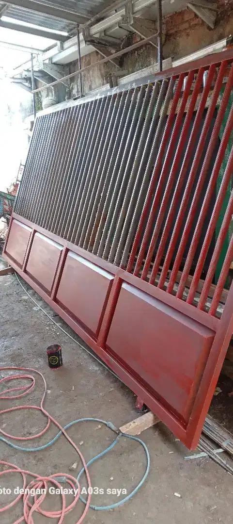 Pagar besi  dorong minimalis