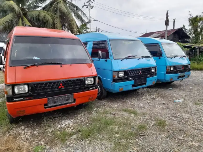 MITSUBISHI L300 MINIBUS