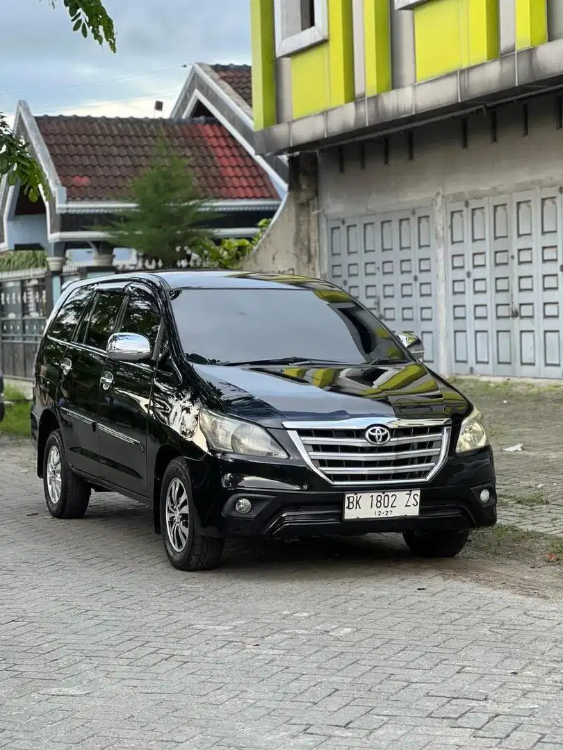 TOYOTA KIJANG INNOVA G 2.5 DIESEL M/T HITAM 2013 XPANDER LIVINA