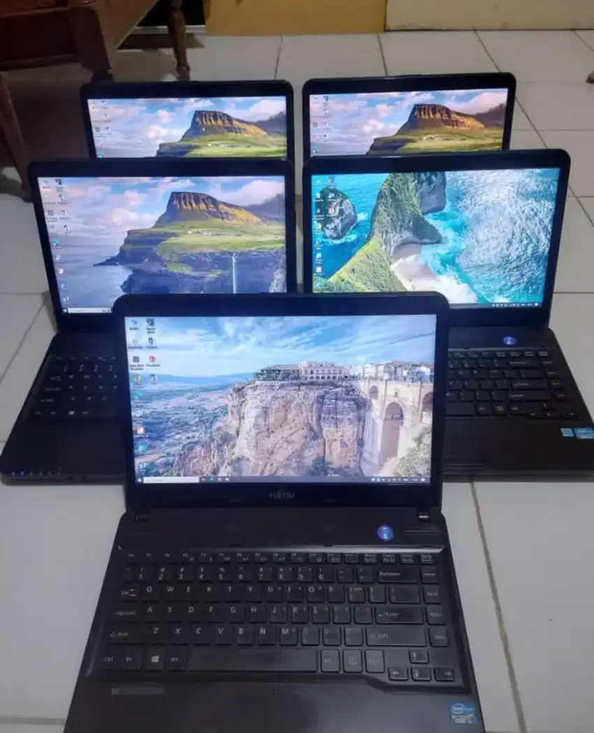 Laptop bekas Fujitsu HP Acer Lenovo Dell