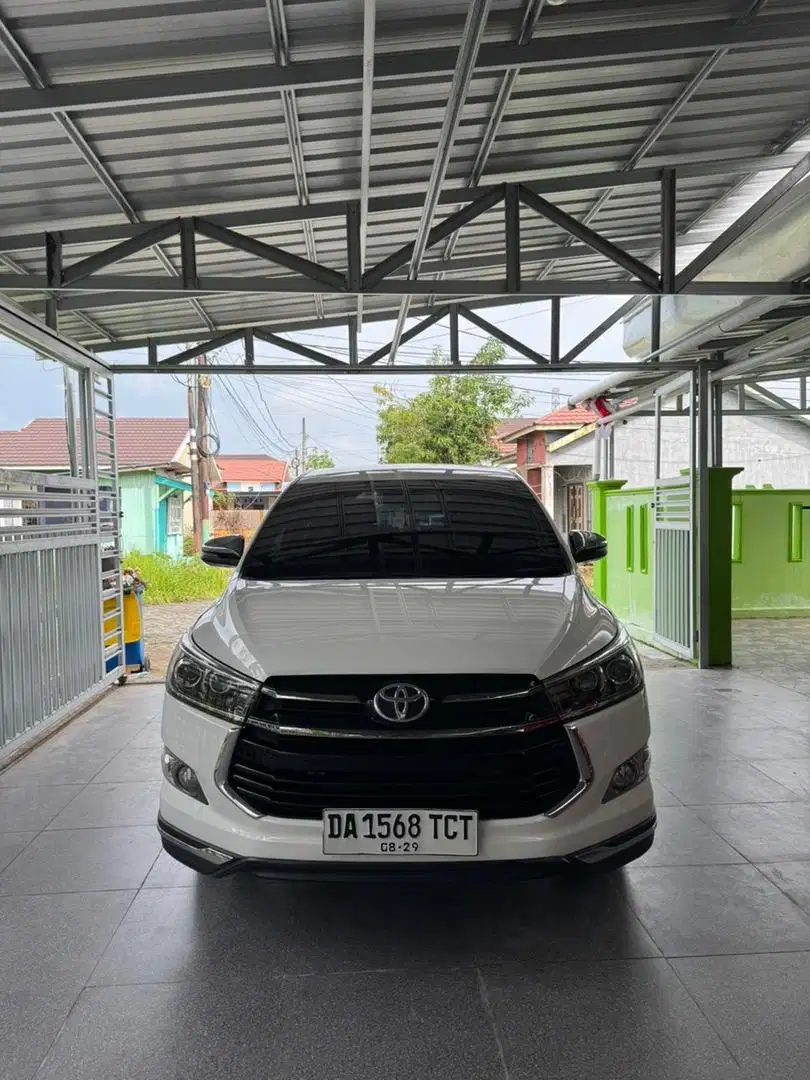 INNOVA VENTURER DIESEL METIC 2019 .