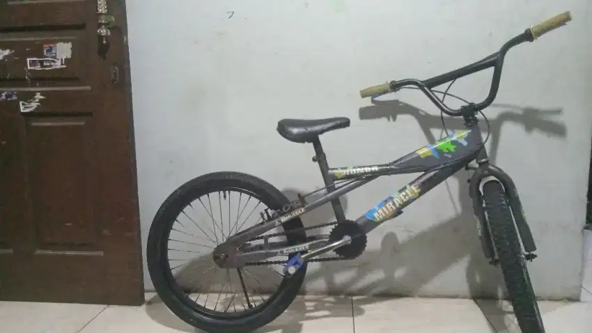 Sepeda BMX SIZE 20