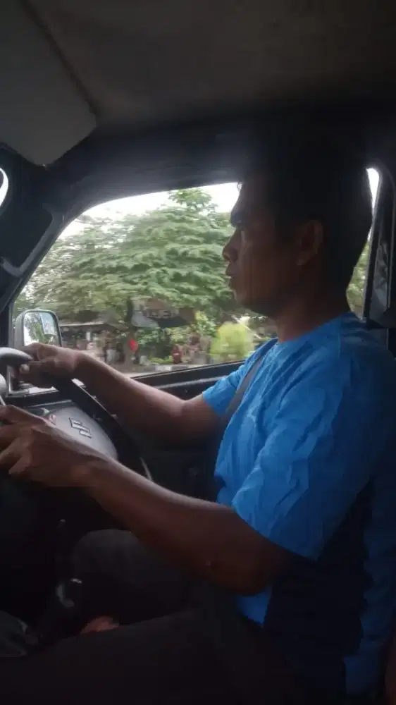 Permisi bapa/ibuk saya lagi butuh pekerja driver mobil pickup/pribadi