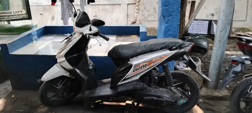 Dijual motor beat karbu TH.2012