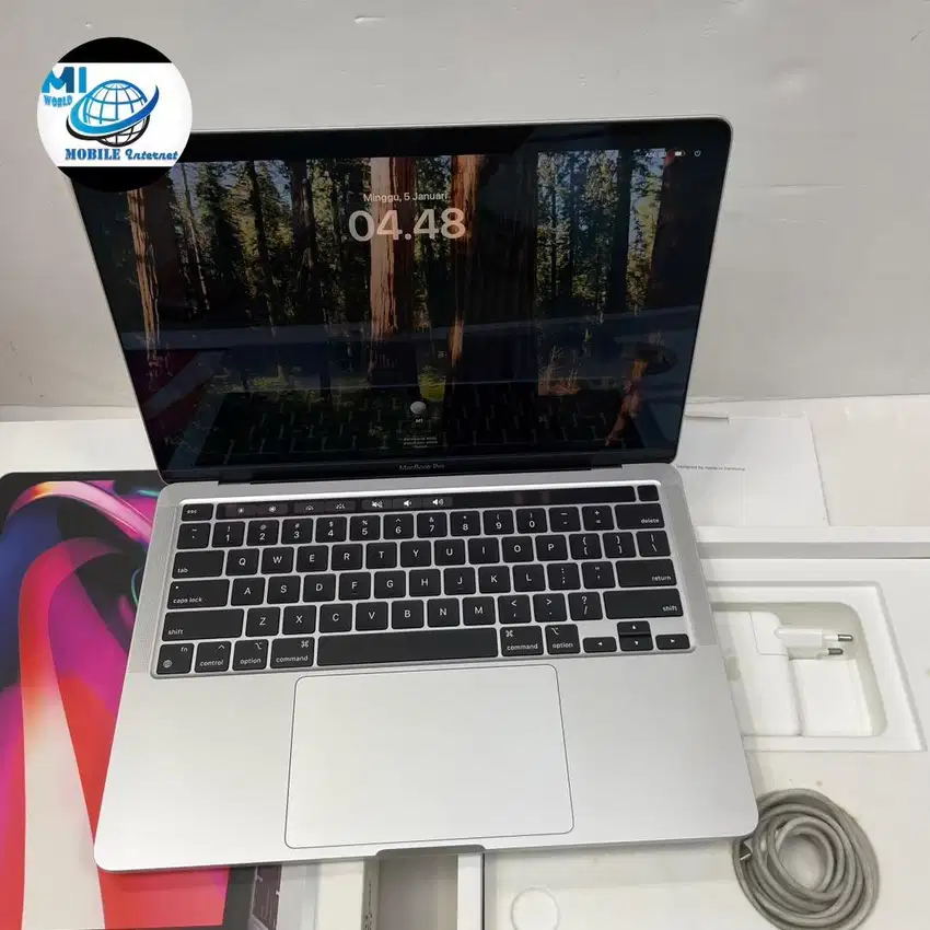 Macbook Pro M1 13 8/256gb Bekas resmi ibox fulset original